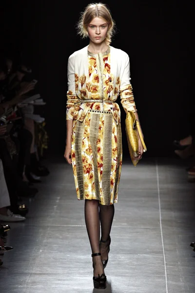 Look 8